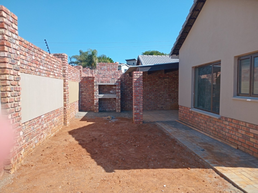 3 Bedroom Property for Sale in Waterval East North West